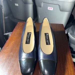 Women's Navy Black Etienne Aigner Size 7M Leather Shoes(122)